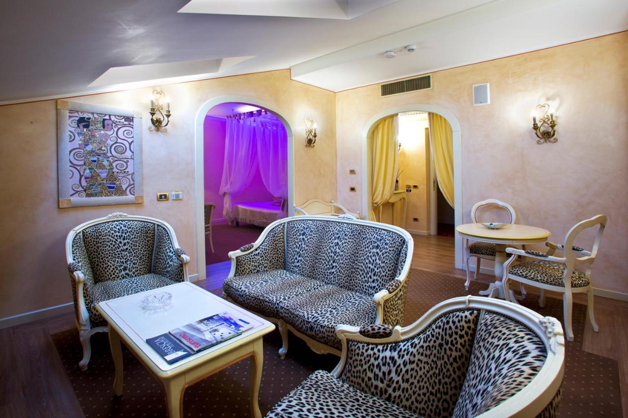 Vip'S Motel Luxury Accommodation & Spa Lonato Esterno foto