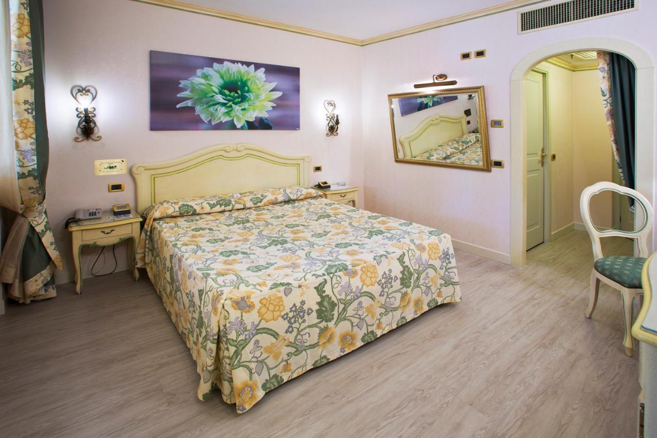 Vip'S Motel Luxury Accommodation & Spa Lonato Esterno foto
