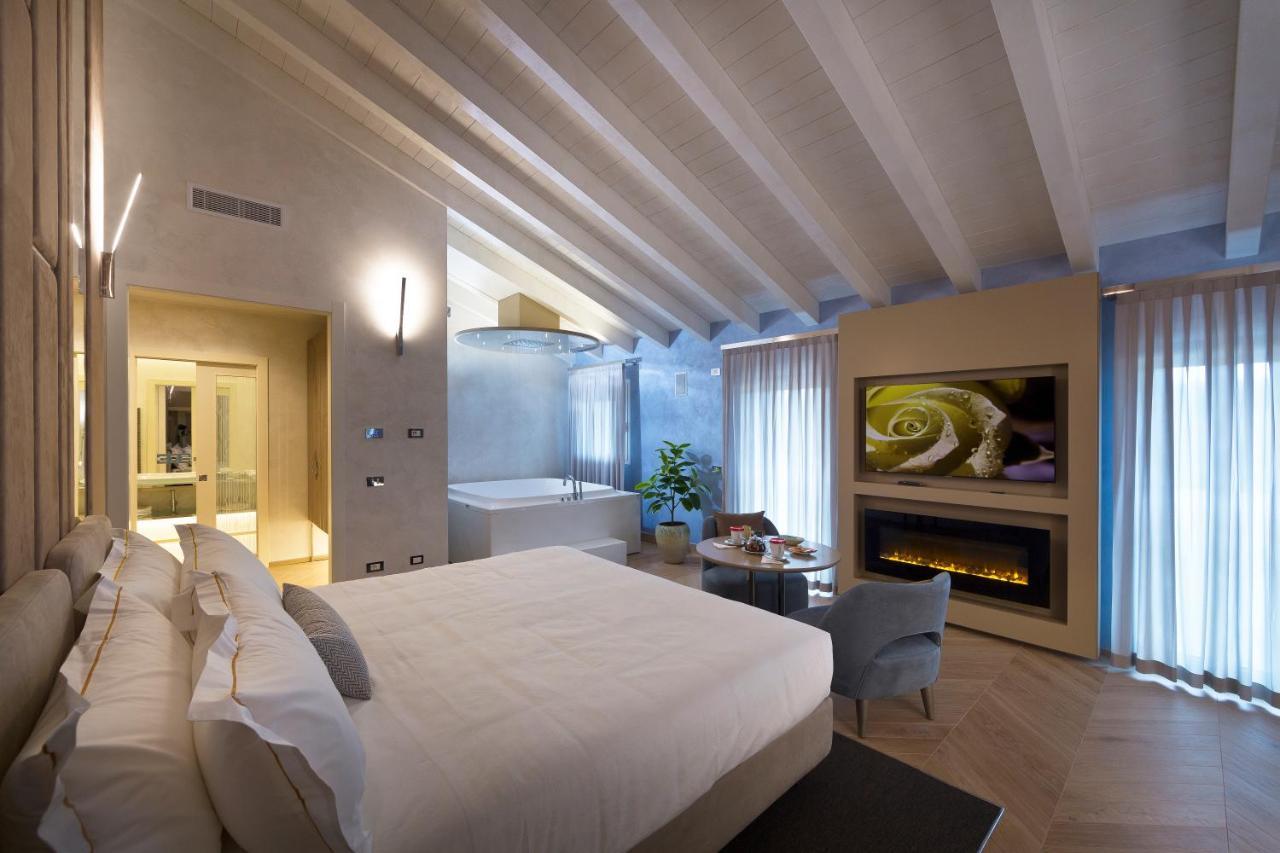 Vip'S Motel Luxury Accommodation & Spa Lonato Esterno foto