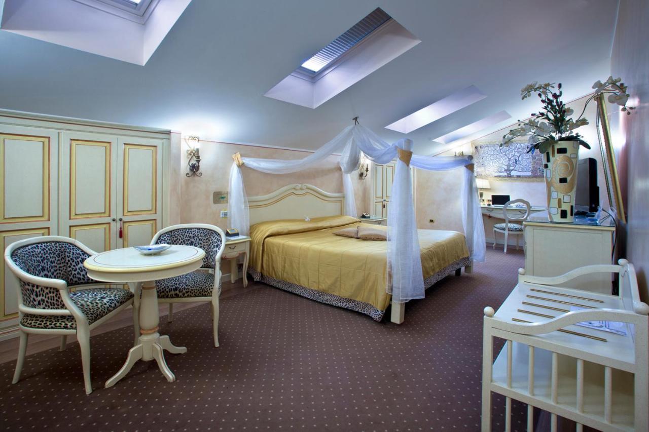 Vip'S Motel Luxury Accommodation & Spa Lonato Esterno foto