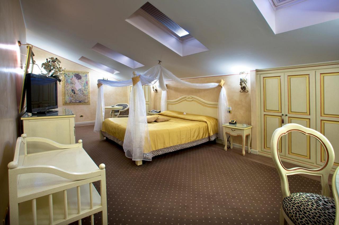 Vip'S Motel Luxury Accommodation & Spa Lonato Esterno foto