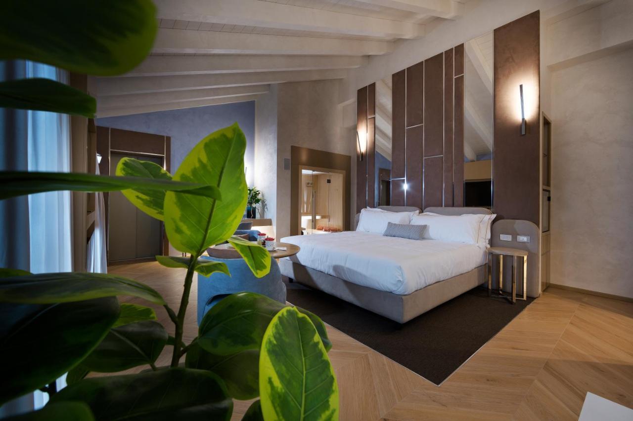 Vip'S Motel Luxury Accommodation & Spa Lonato Esterno foto