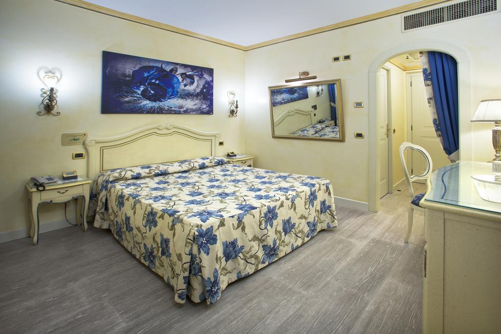 Vip'S Motel Luxury Accommodation & Spa Lonato Esterno foto