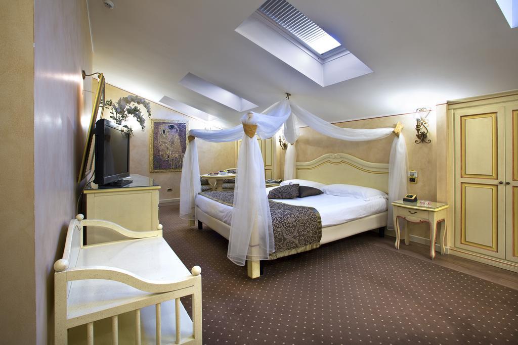 Vip'S Motel Luxury Accommodation & Spa Lonato Esterno foto